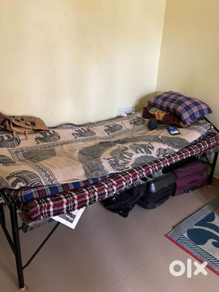Singel size Iron bed fully new condition