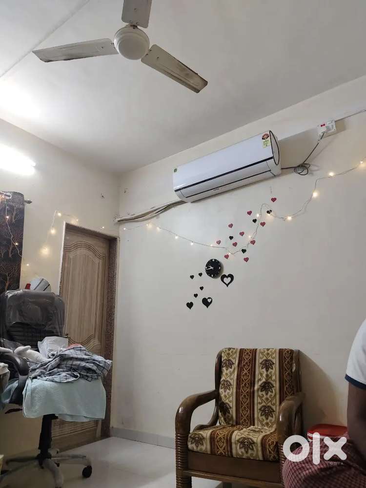 Need a girl flatmate for 2bhk flat