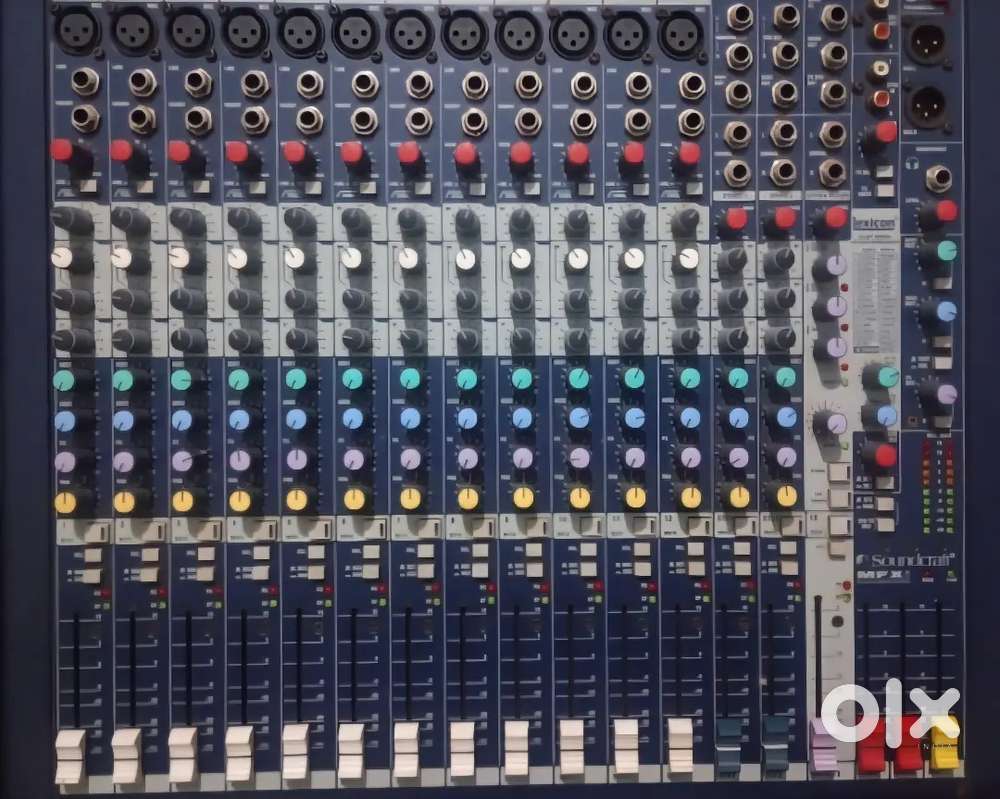 Soundcraft mixer MFX 12