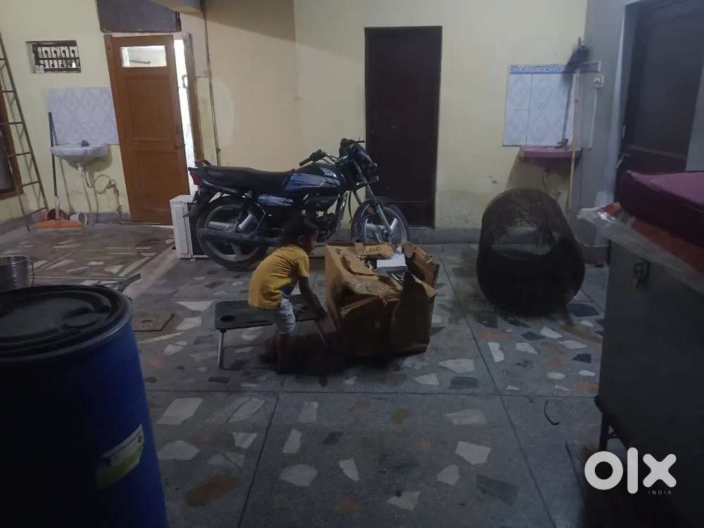 2 bhk unfurnished room set for rent