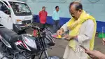 Collection job chaiyea mujhe bike se related