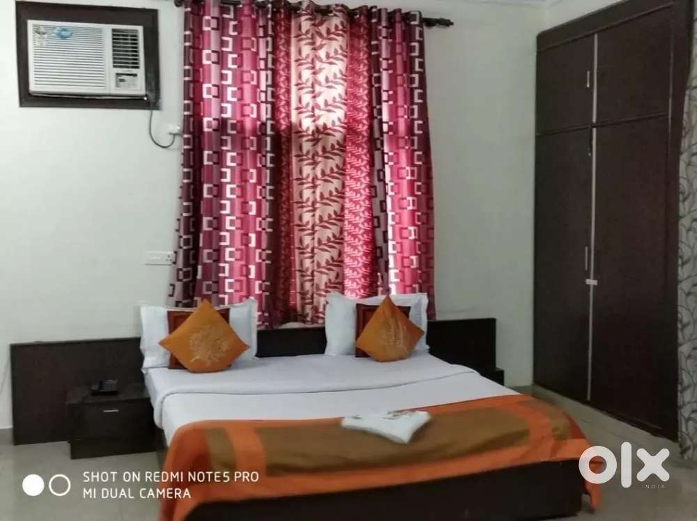 NO BROKERAGE 500+ Boys PGs with meals & amenities in Noida!