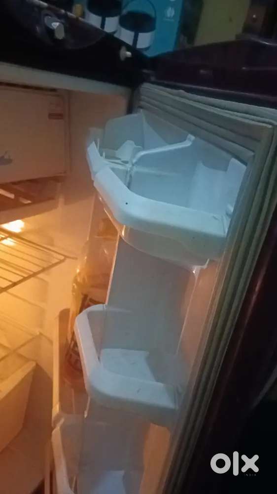 Godrej farz 185 liter