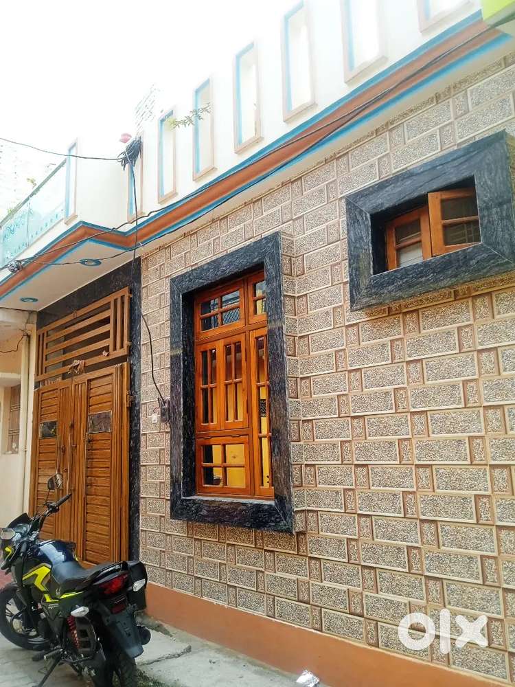 700 sq feet
