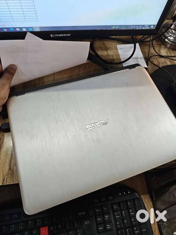 Asus Vivobook 15 8gb ram 256SSD i5 windows 11 Home Single