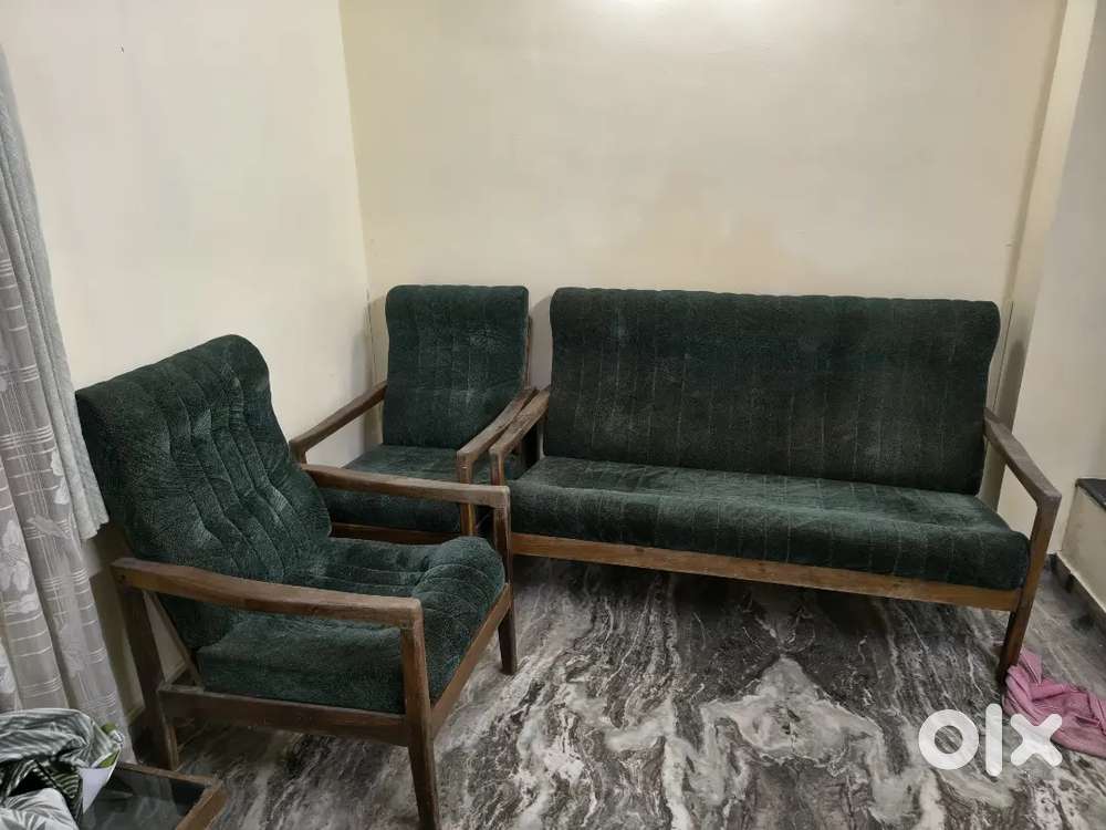 WOODEN 5 SEATER SOFA SET