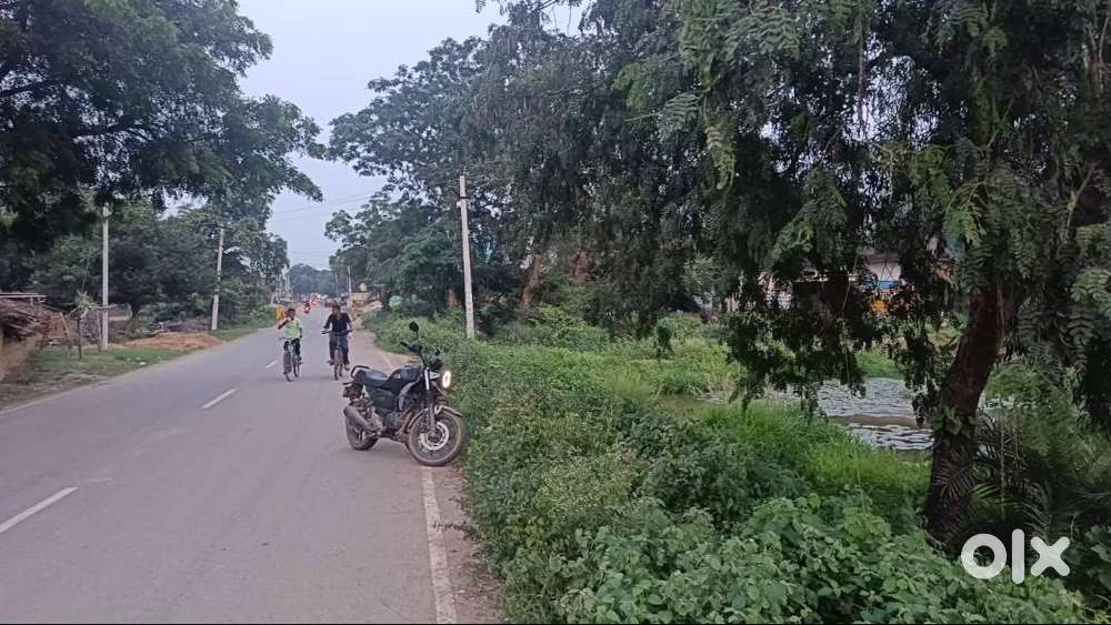 On road plot for sale