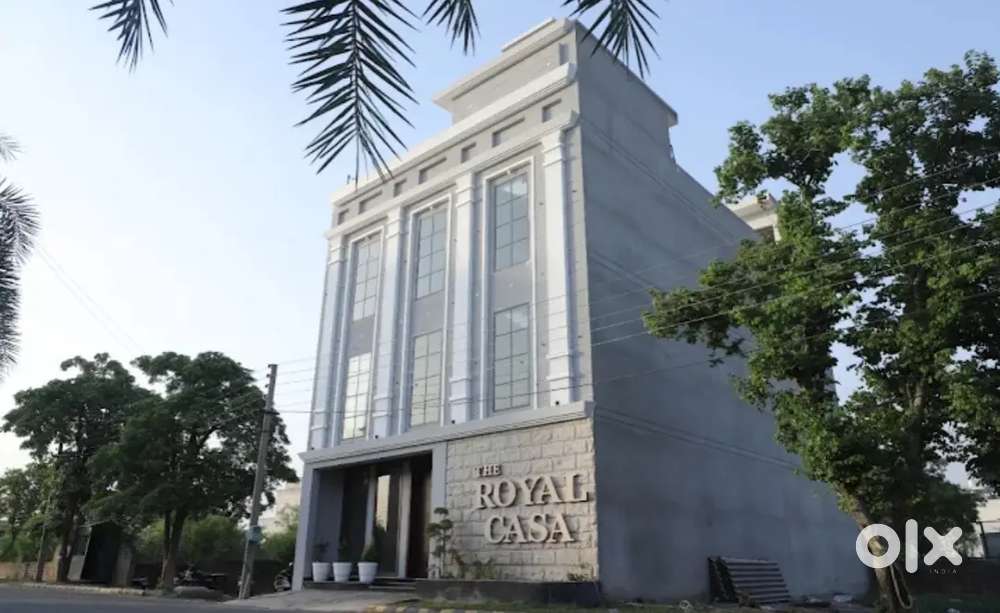 Mujhe 1 hotel room cleaner ki urgent need h