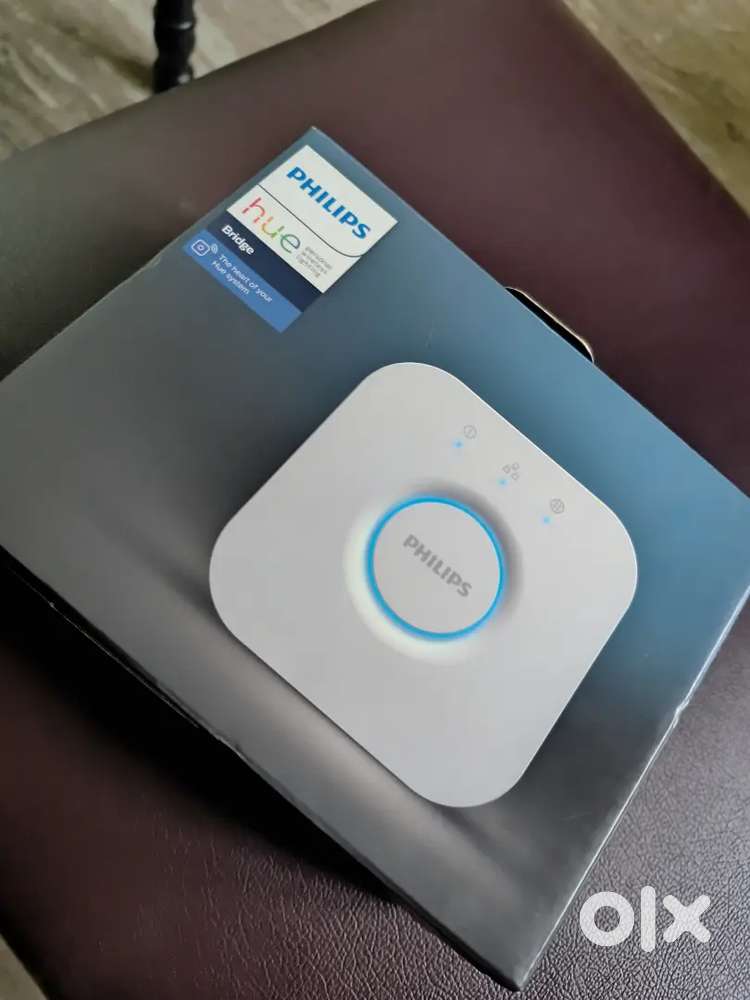 Philips hue wireless lighting and wifi controller