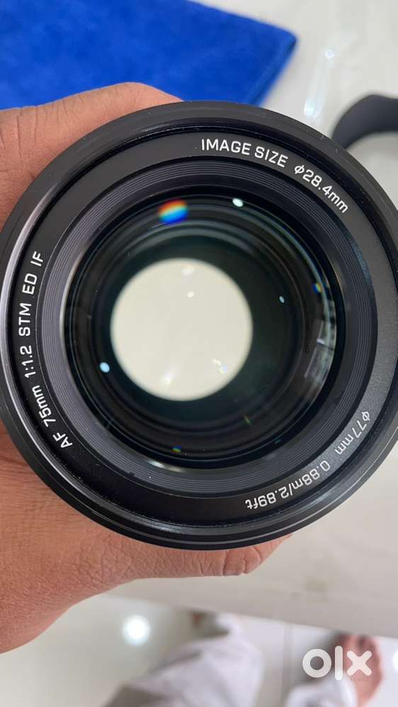 Viltrox 75mm f1.2 lens for Fujifilm innescellent condition