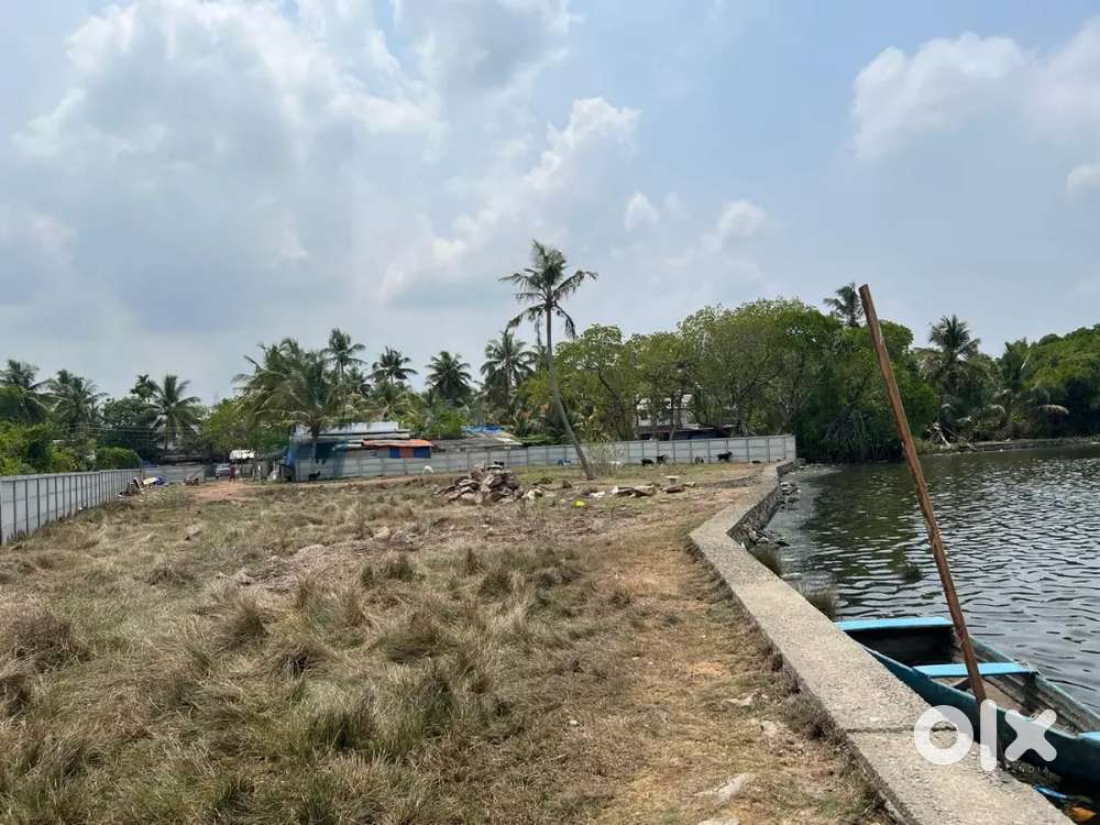 44 cent waterfrontage clear plot