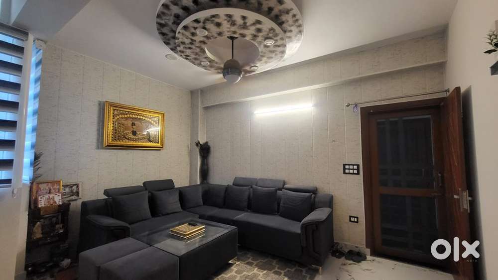 2 bhk fully furnished builder floor with stilt parking