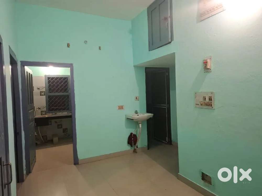 1 room in 2 BHK for girls