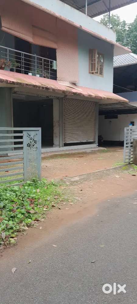 500 sq feet shop for rent