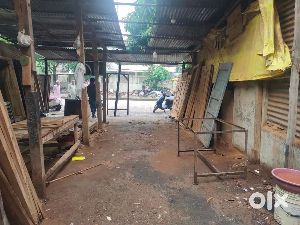 Shop for rent Wardhaman nagar me men road tuch kiraya pe dena he