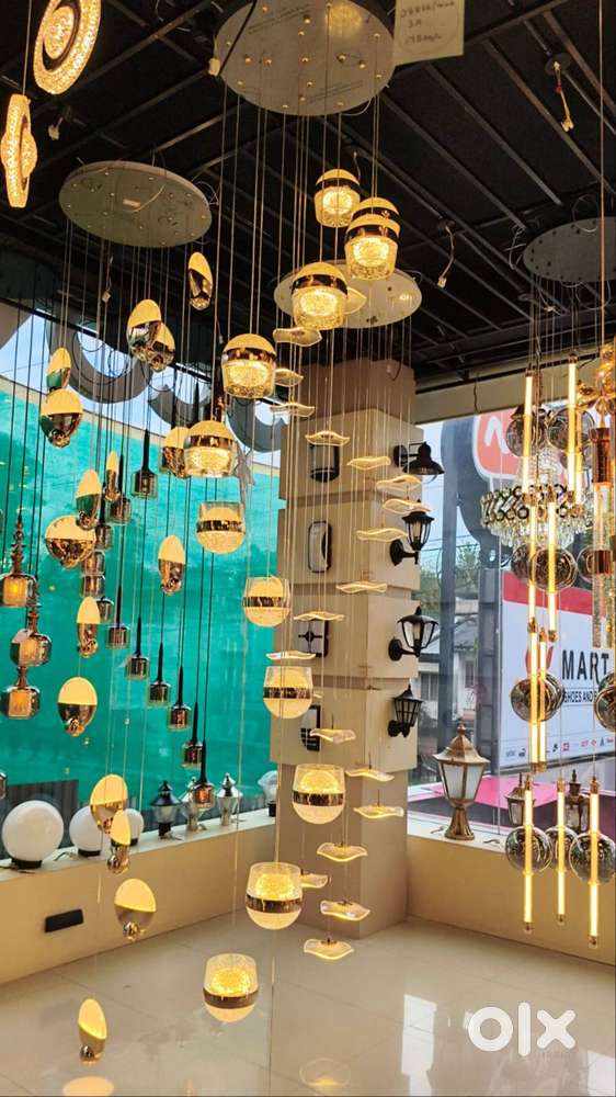 SHOWROOM SALES EXECUTIVES