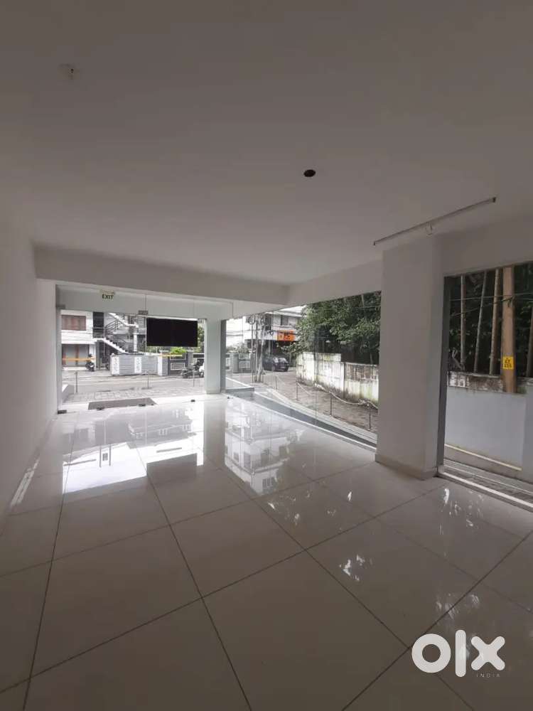 Ground floor available at Kaloor road 2000 sqft