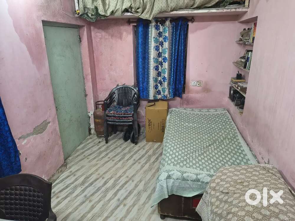 1BHK Multi Store Ground floor house