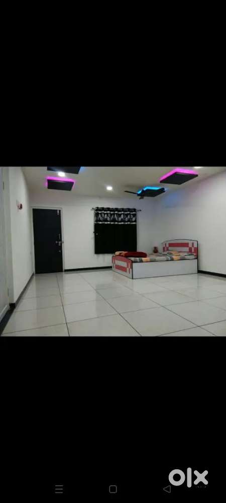 Housing Board no renovated 2 bhk flat sell karvano chhe