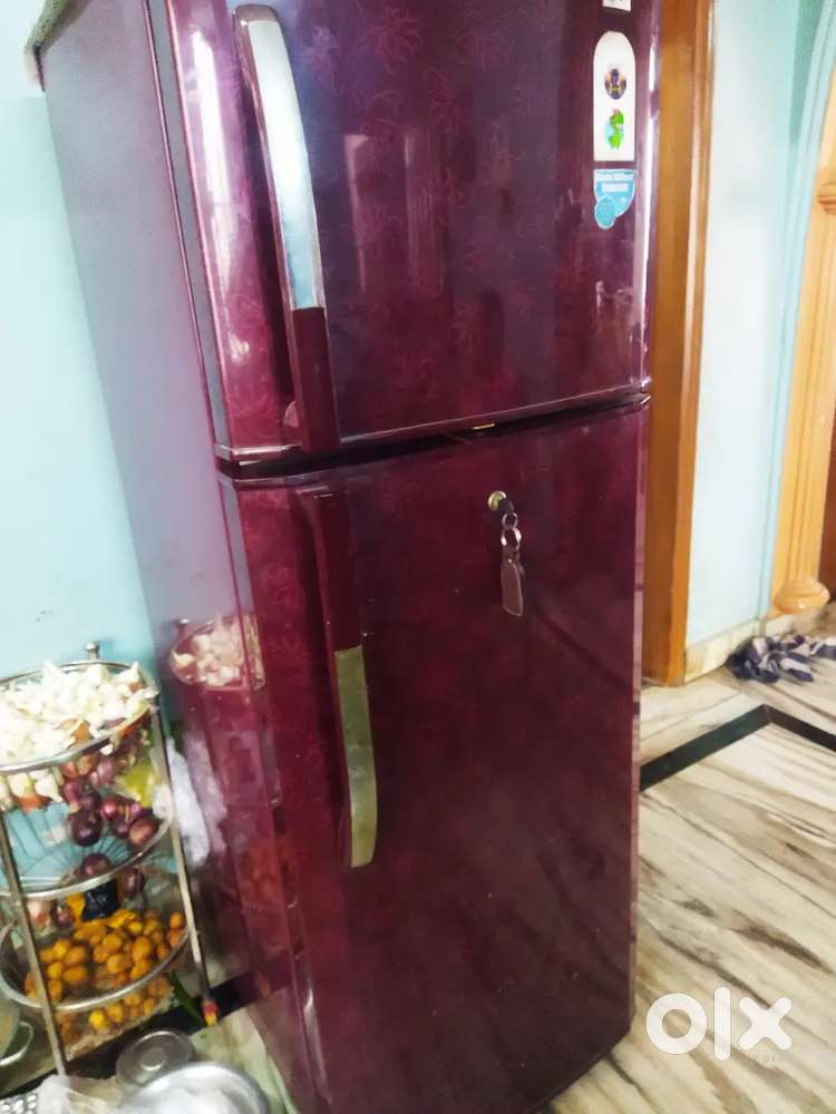 268 L Double door  LG fridge  Good Condition