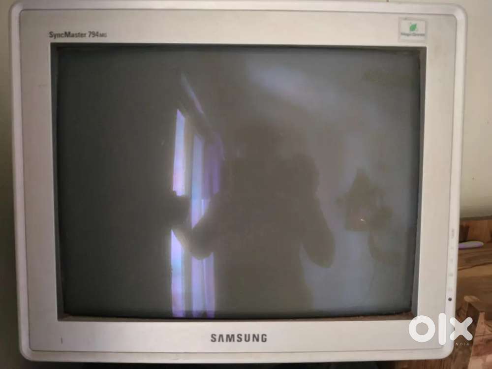 CRT monitor samsung syncmaster 794MG