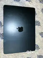 Apple MacBook AIR Apple M2 (99% battery health) ( 1 year old)
