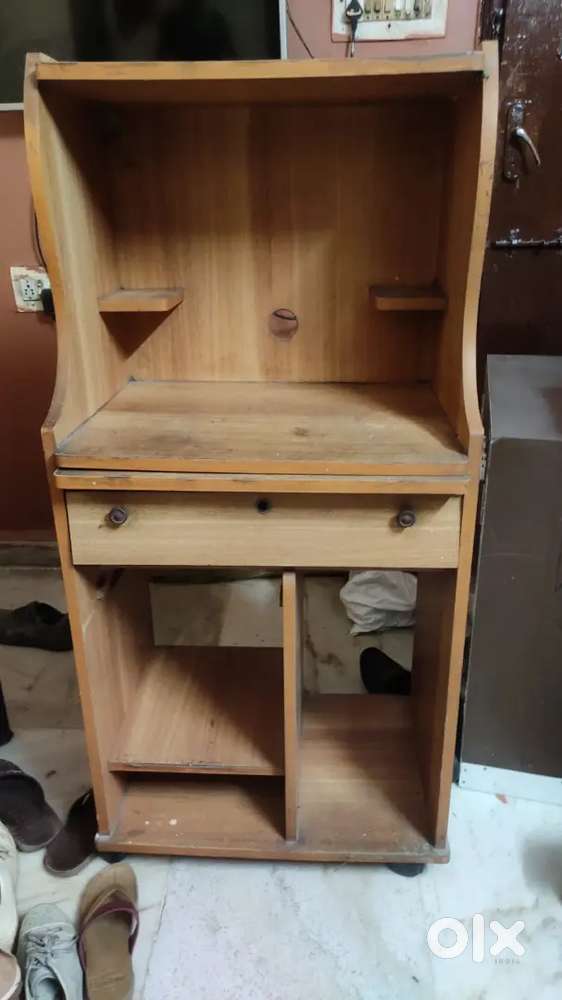 Computer table with drawers