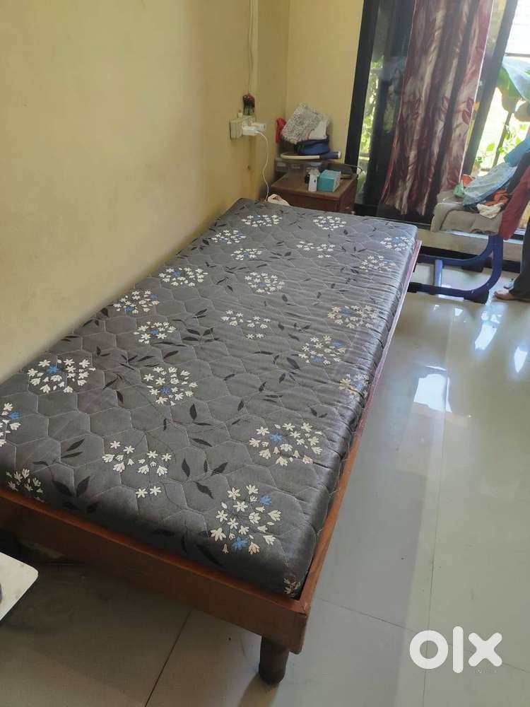 Deewan great condition (3 peices)/ AC 1 ton split / Cupboard