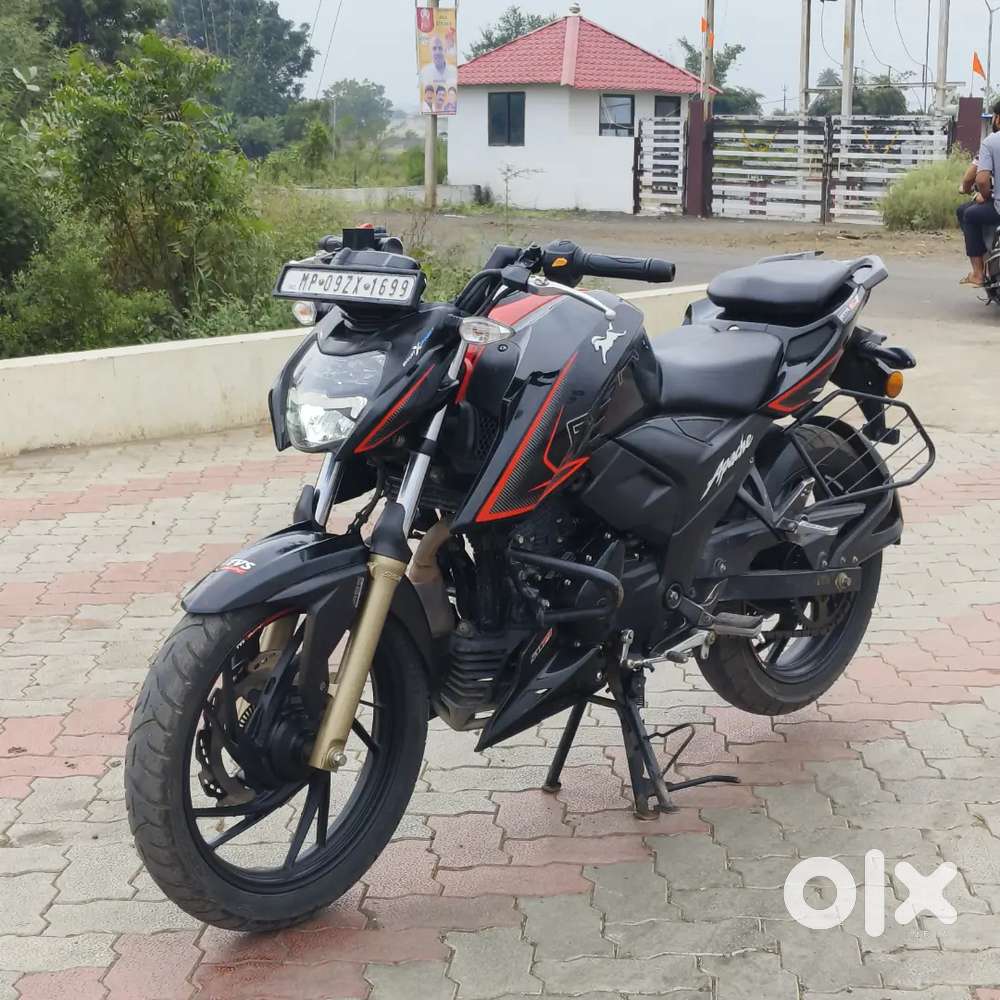 Tvs apache Rtr200 4v
