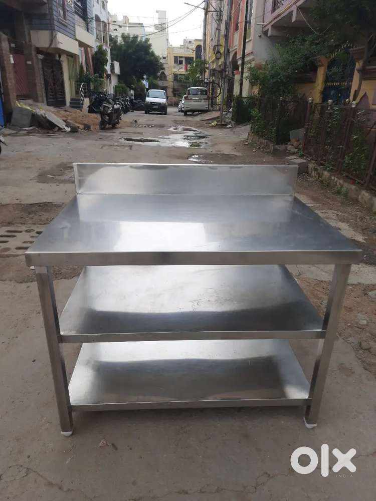 stainless steel work table or Service table (4-Ft) For Sale