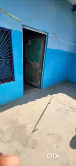 सारनाथ नई बाजार चौराहे पर 1 दुकान 2 रूम किराय पर देना है