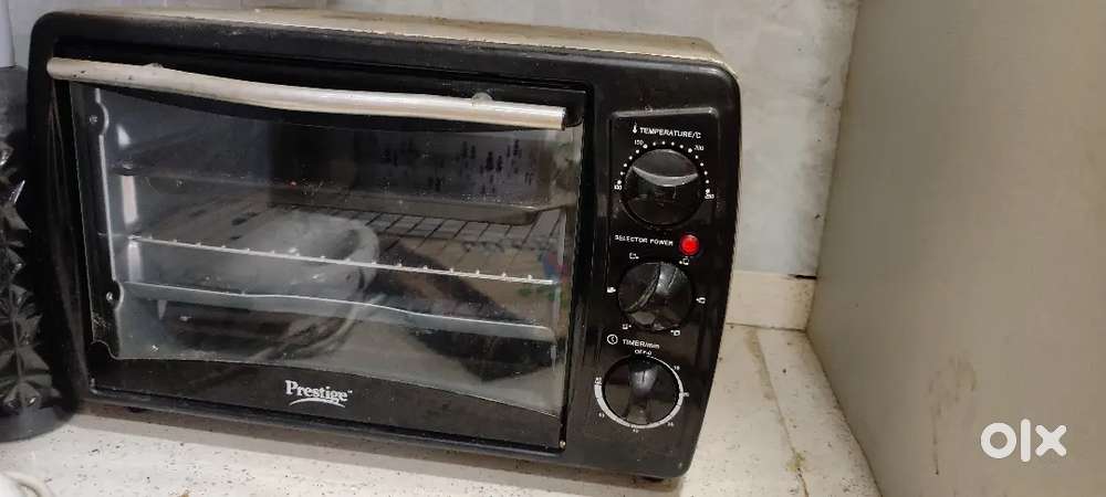 1 year old  Microwave oven