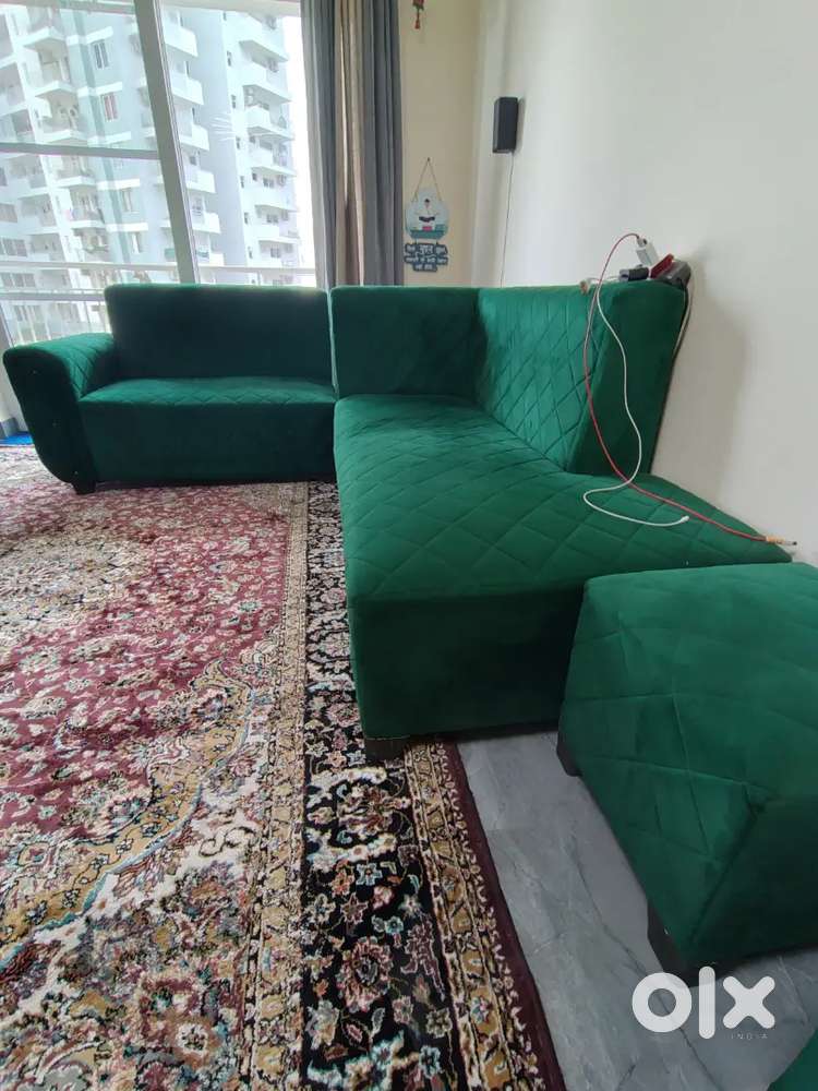 L-shaped sofa set