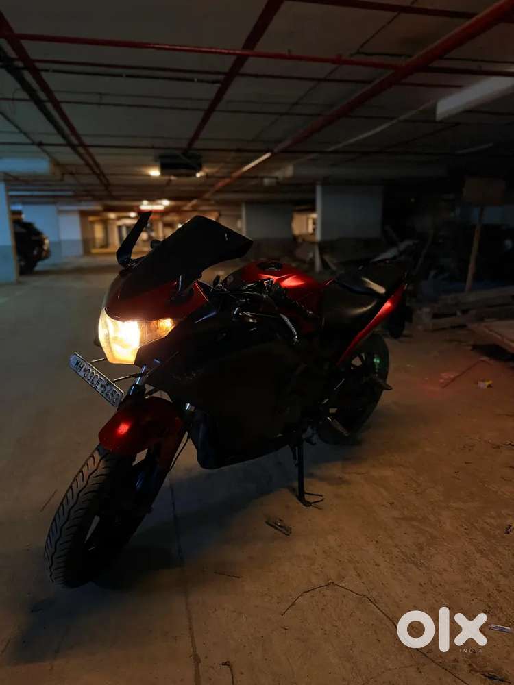 Cbr 150r custom red wrap with alloy paint