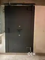 Strong room door