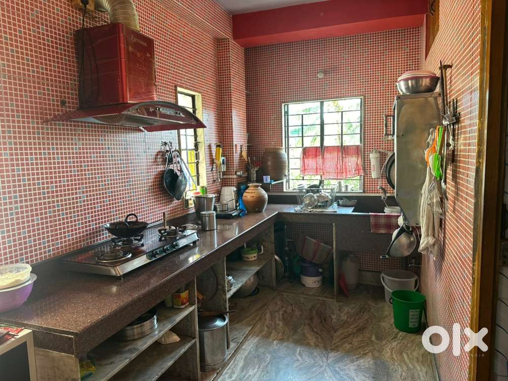 Resell 3 bhk Full FURNISHED At Ashrampara for sell amount 42 lac