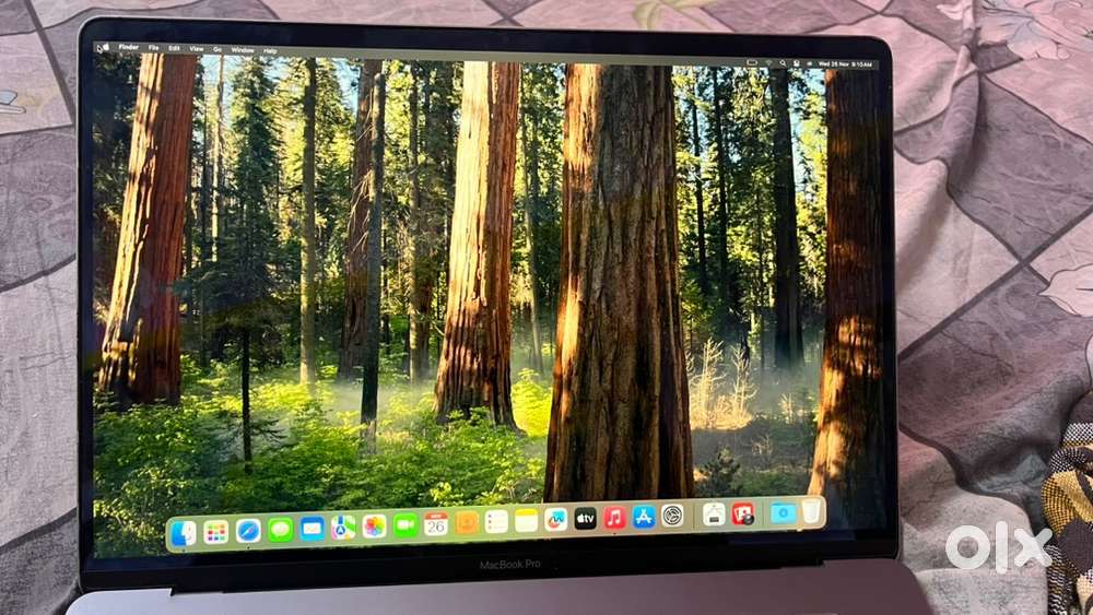 Apple mac book pro 2018 I7 512GB