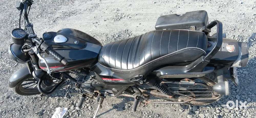 Bajaj Avenger 220 street 2015 model