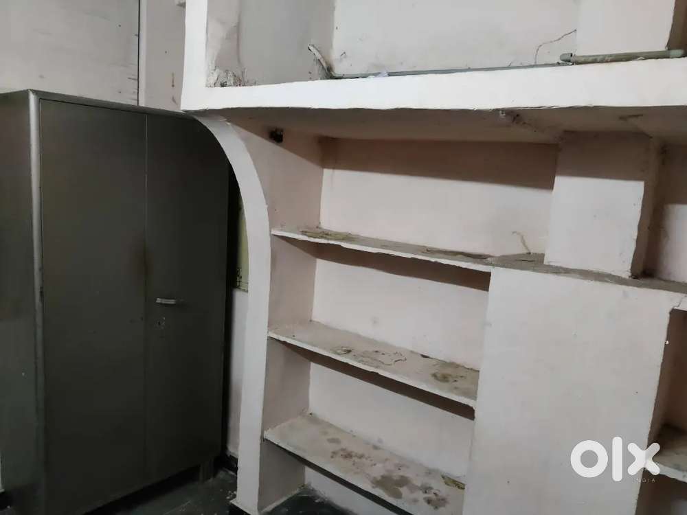 Room in Ameerpet Beside Asian Satyam mall