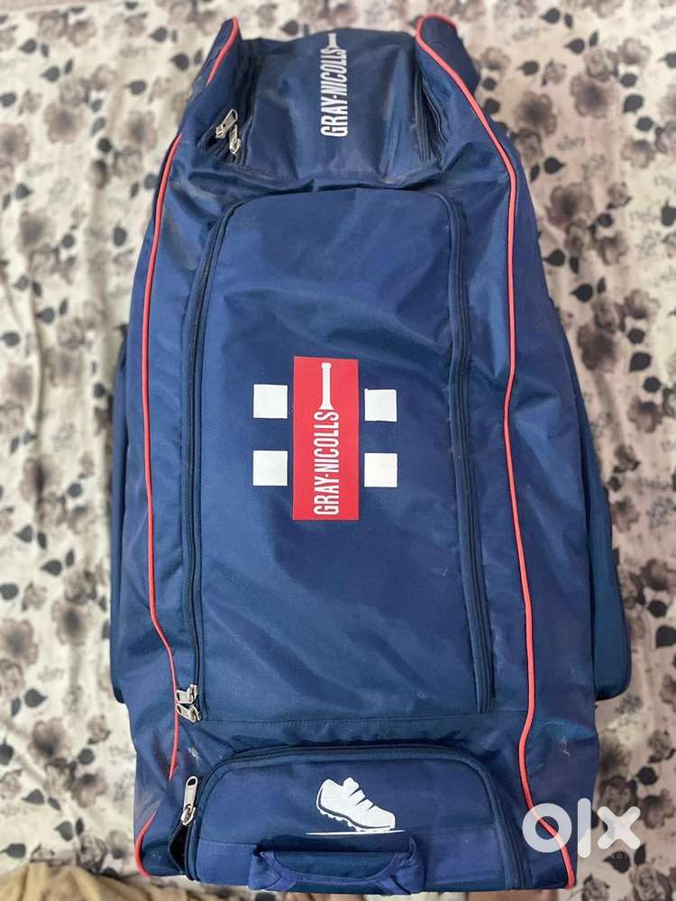 “1 WEEK USED”Cricket kit with professional equipments