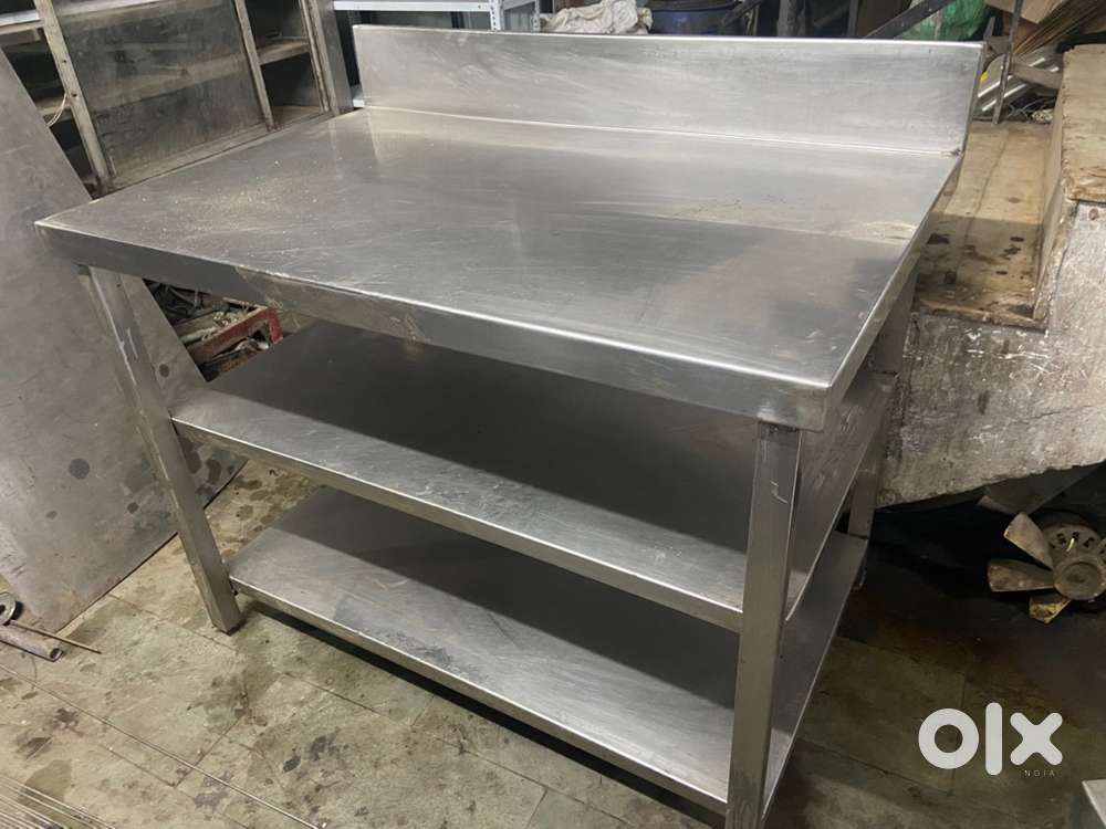 Stainless steel table 4ft x 2.5ft available