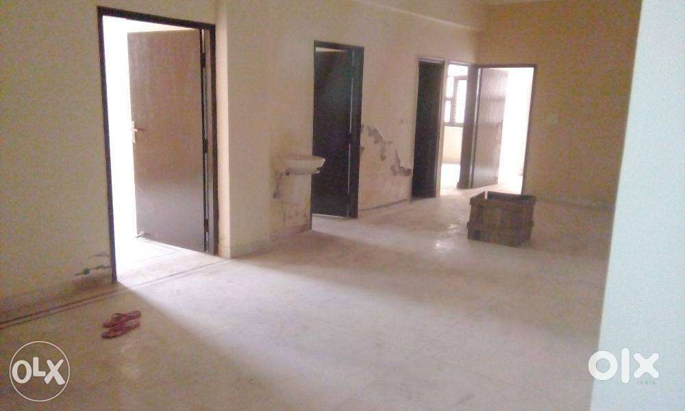 Single Room in 3BHK Flat