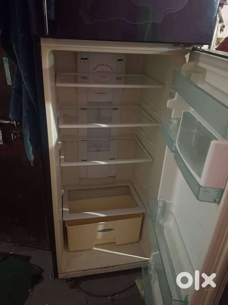 Samsung double door frigde 330litre vry good condition.