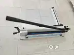 Paper cutting machine