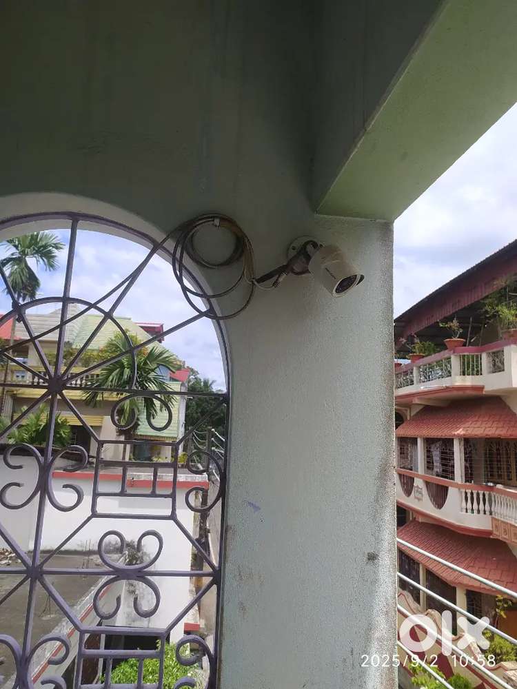 3 BHK Tiled house Varanda Furnished CCTV Flat with FREE PARKING