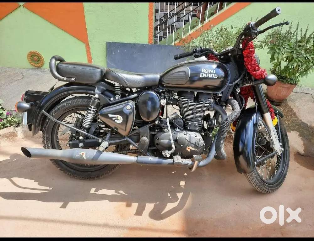 Royal enfield classic 500 stealth black