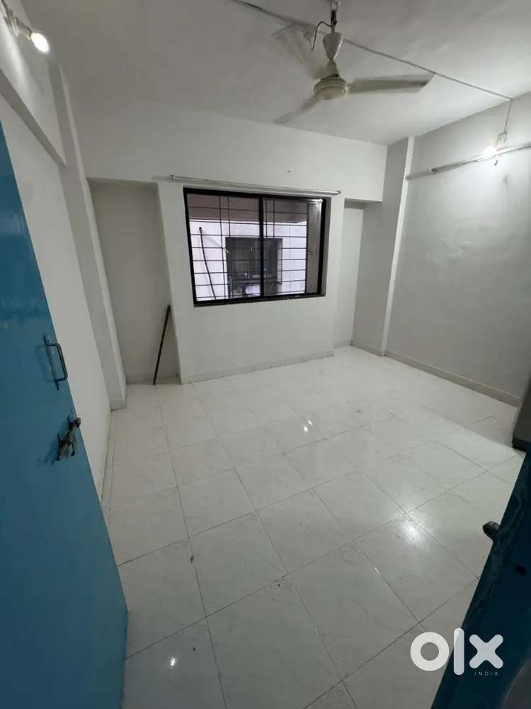 2bhk flat rent family hujarpaga school near rajas soc katraj