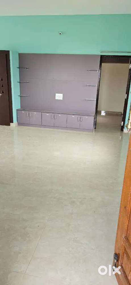 Sai Avenue layout near Hosur for rent only for family, new building