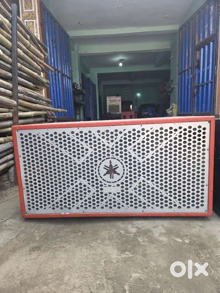 Dual 18 bass cabinet fhull 1 inch play  urgent sell 2 pic