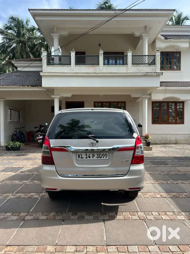 Toyota Innova 2013 Diesel Well Maintained (8seater)